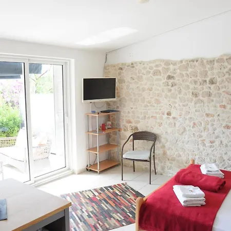 Apartment Garten By Interhome